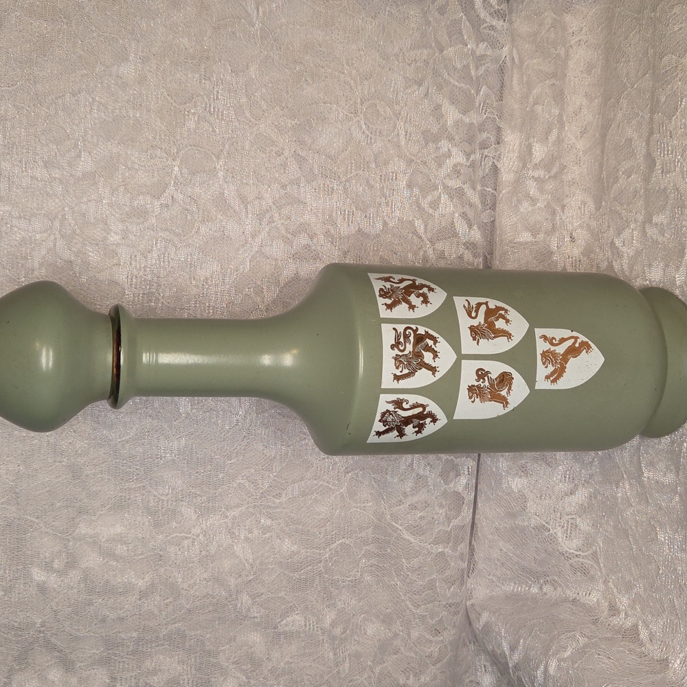 Fitzgerald: Lion Crest Shield Decanter